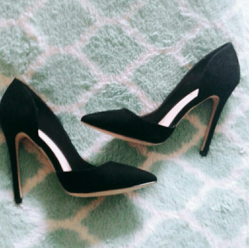 Classic Suede pump